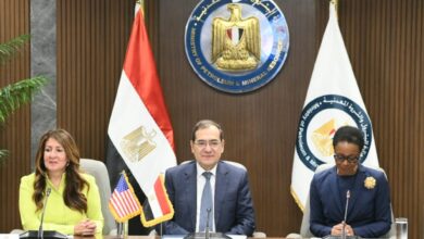 صورة وزير البترول : يشهد توقيع اتفاق منحة دراسة جدوى بين شركة الإسكندرية للبترول والوكالة الأمريكية