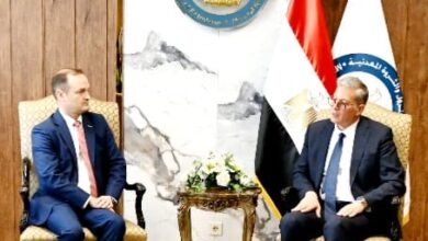 صورة وزير البترول : يؤكد على أن الدولة المصرية لديها رغبة صادقة فى تكوين مناخ استثمارى جاذب فى كافة المجالات والاستفادة من الخبرات