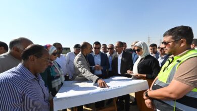صورة وزير الإسكان يتفقد أعمال المرافق بالامتداد الجنوبى بالقاهرة الجديدة